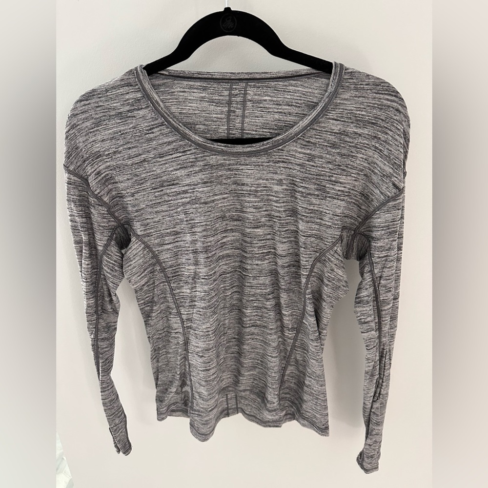 Lululemon grey top